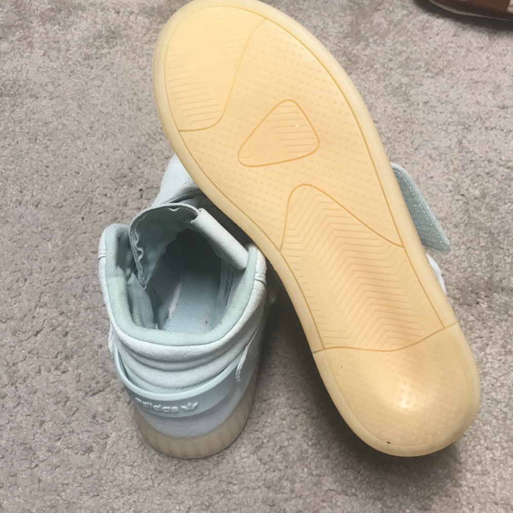 NWOT mint adidas turbular w/strap - Picture 5 of 5